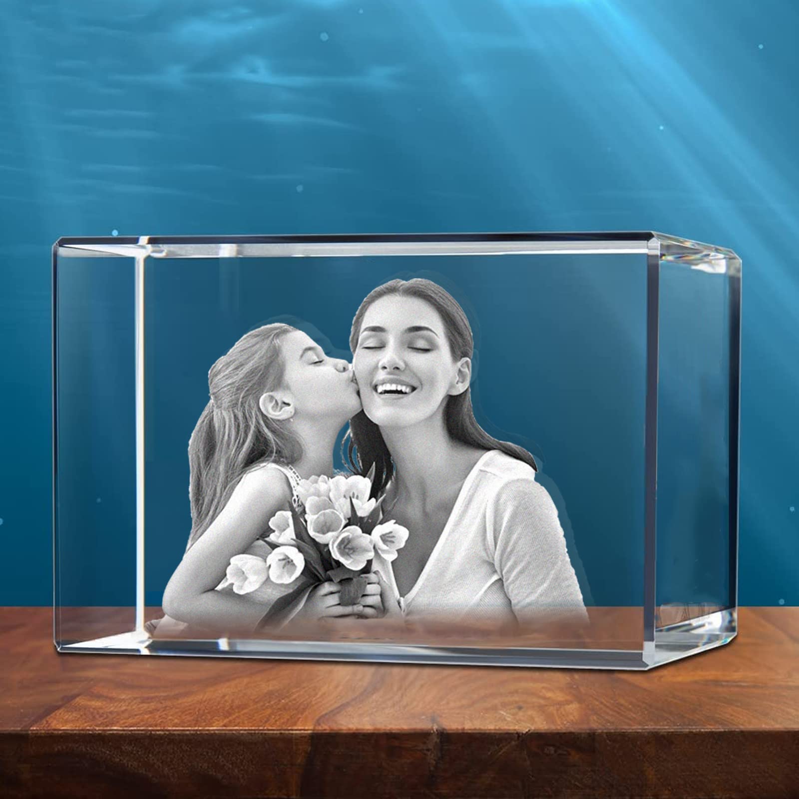 Arokimi 3D Photo Crystal with Your Own Photo Engraved Crystal Personalized Gifts for her and him for Mother’s Day Gift, Father’s Day Gifts (Medium Landscape)