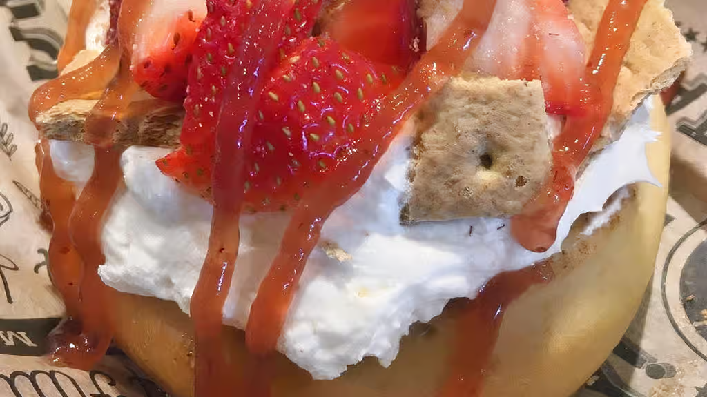 Strawberry Cheesecake Roll