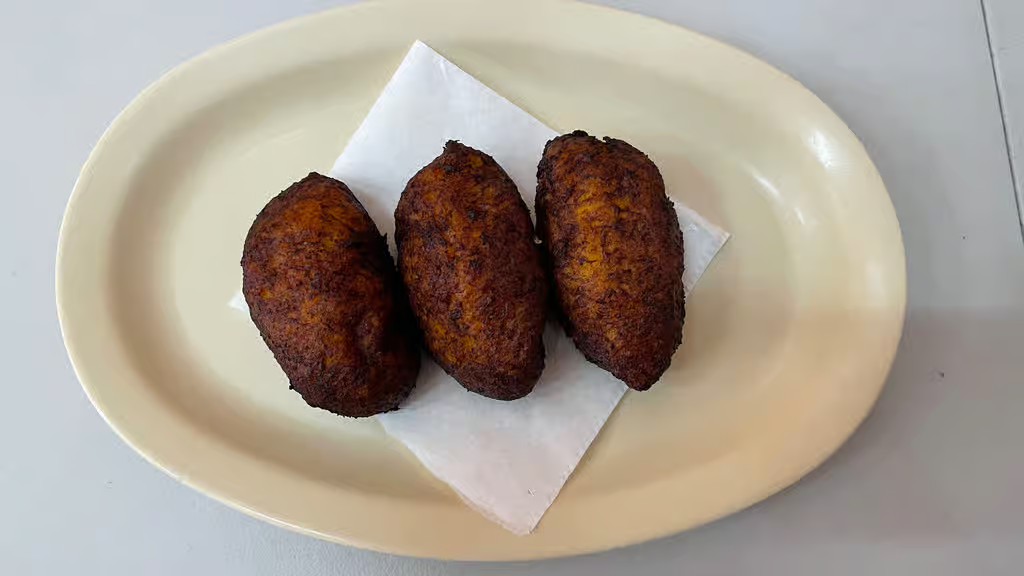 3 Empanadas de Frijol / 3 Bean Empanada